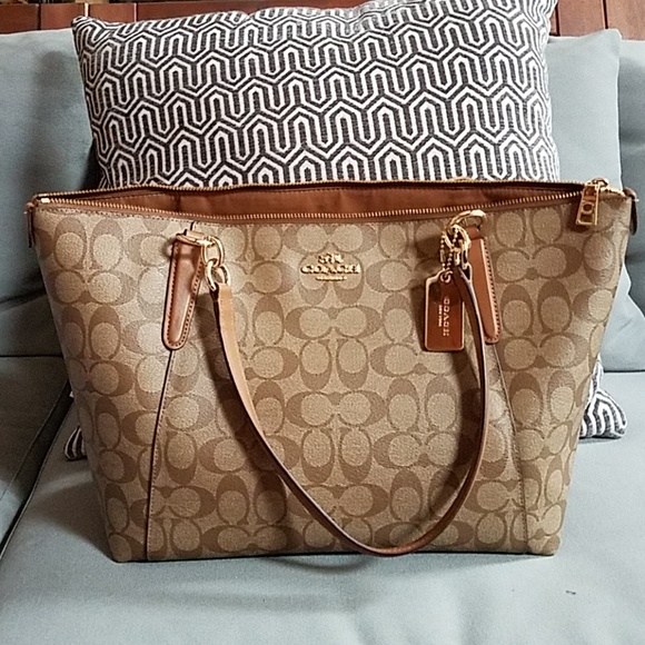 SOLD Coach Tote SOLD - Picture 4 of 4